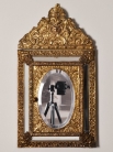 Античное голландское зеркало, рама из тесненной латуни / Antique Dutch Embossed Brass Repousse Mirro